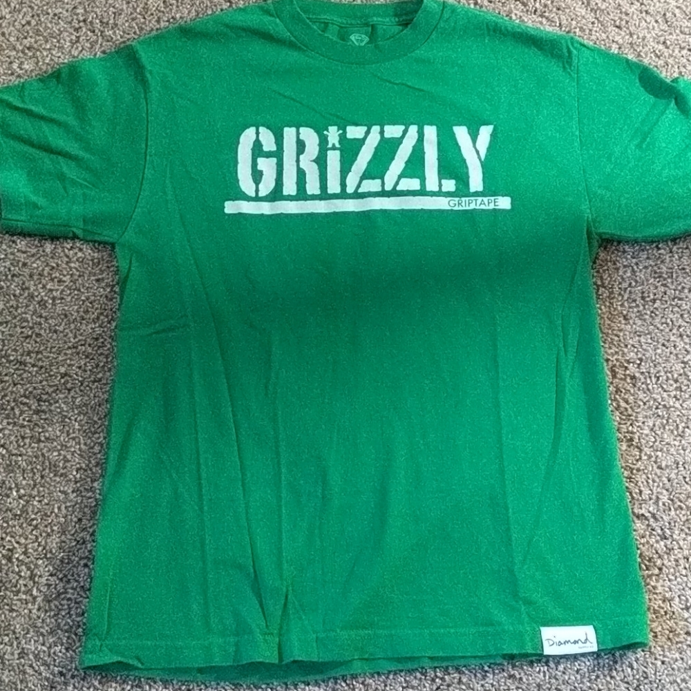 A green diamond supply Co t-shirt